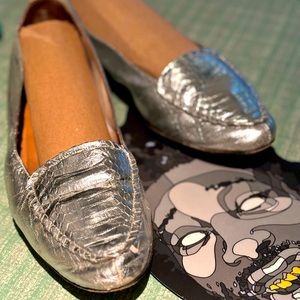 Ladies Silver Italian loafers size 10N (fit me a 9B)